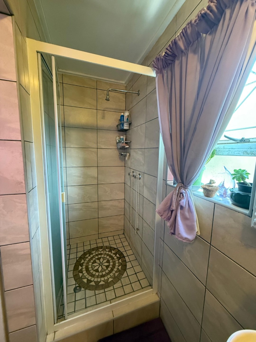 1 Bedroom Property for Sale in Wilgerpark Western Cape
